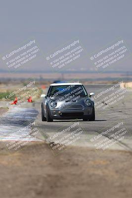 media/Sep-20-2025-Extreme Speed (Sat) [[1fcc23683c]]/Orange (Mid Intermediate)/Session 2 (Sunrise)/
